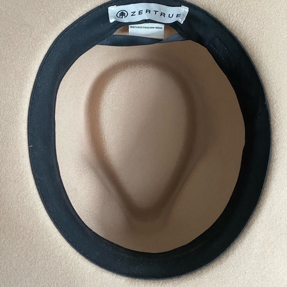 Tan cowboy hat - Picture 8 of 9